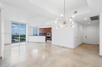 Building Photo - 16001 Collins Ave