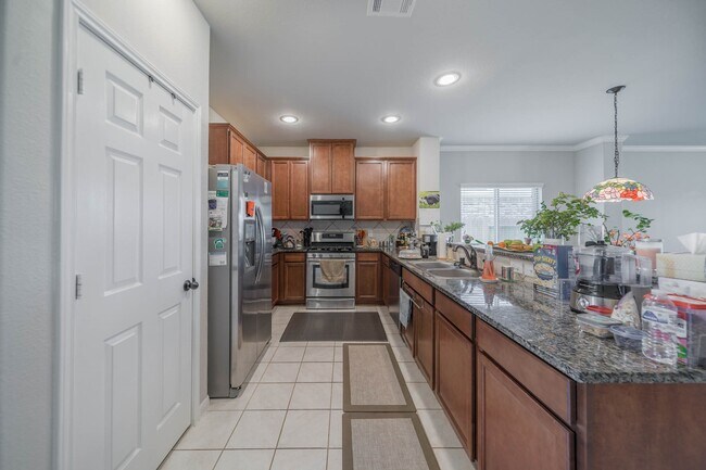Building Photo - 3417 Fawnwood Dr
