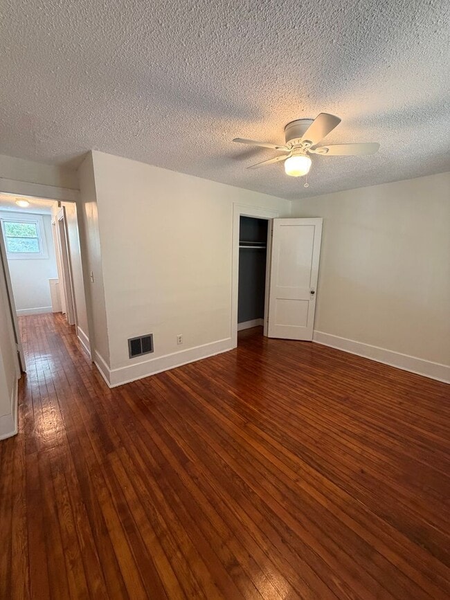 Building Photo - Charming 2 Bed, 2 Bath Home Near German Vi...