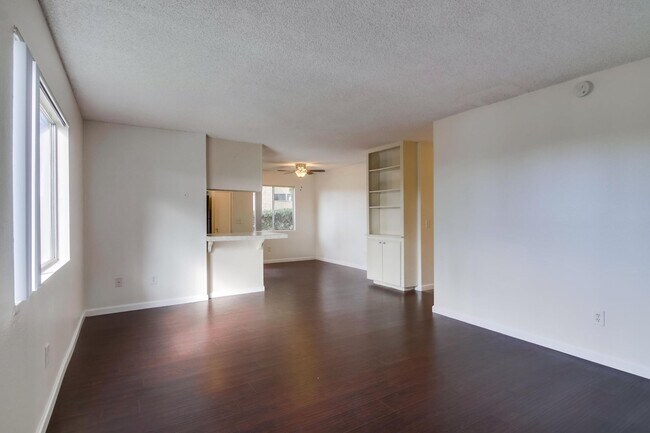 Building Photo - Remodeled 3 Bed/ 2 Bath Clairemont Mesa