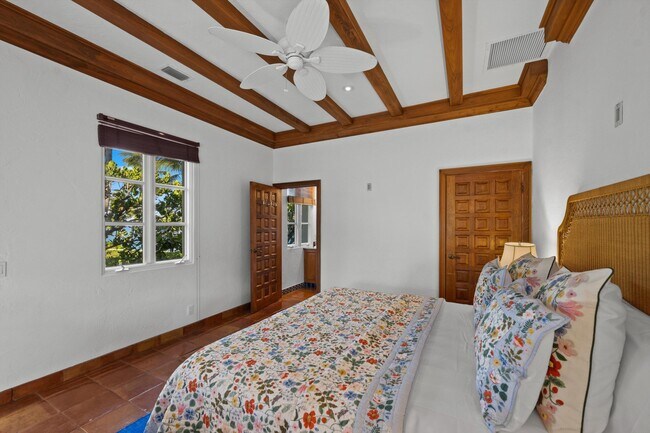 Building Photo - 240 N Ocean Blvd