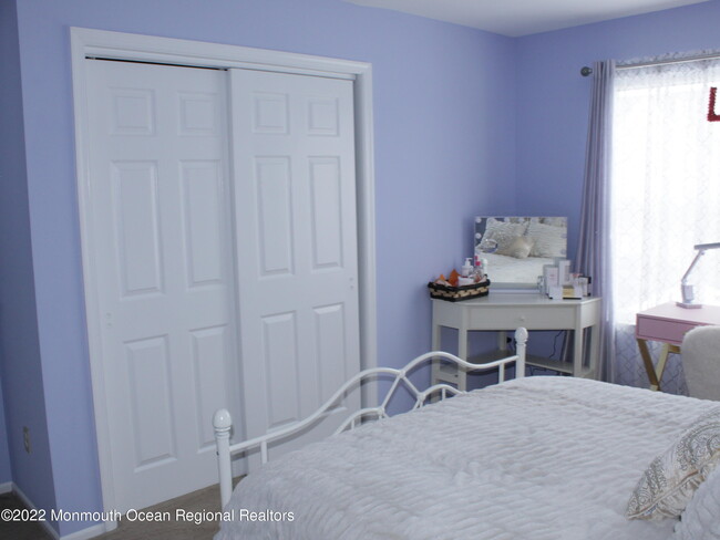 Building Photo - 5002 Trotters Way