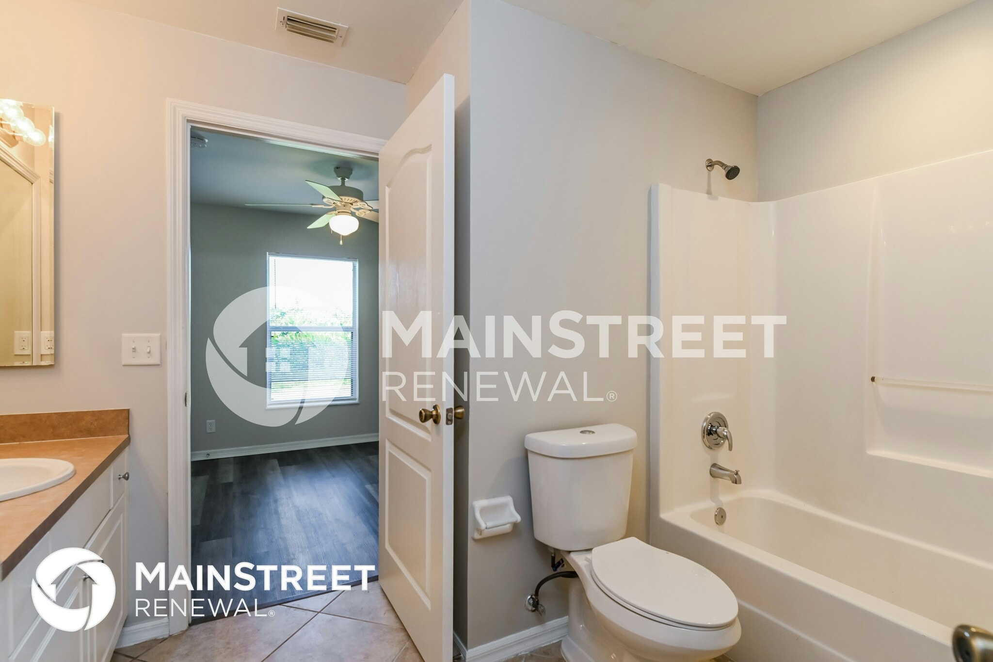 Building Photo - 2428 NE 1st Ave