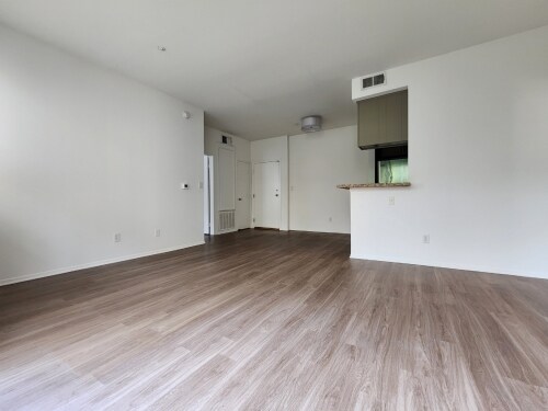 Interior Photo - 11660 Mayfield Ave