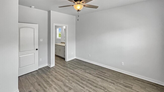 Building Photo - 2101 Jax Dr