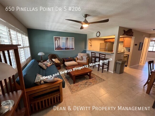 Building Photo - 650 Pinellas Point Dr S