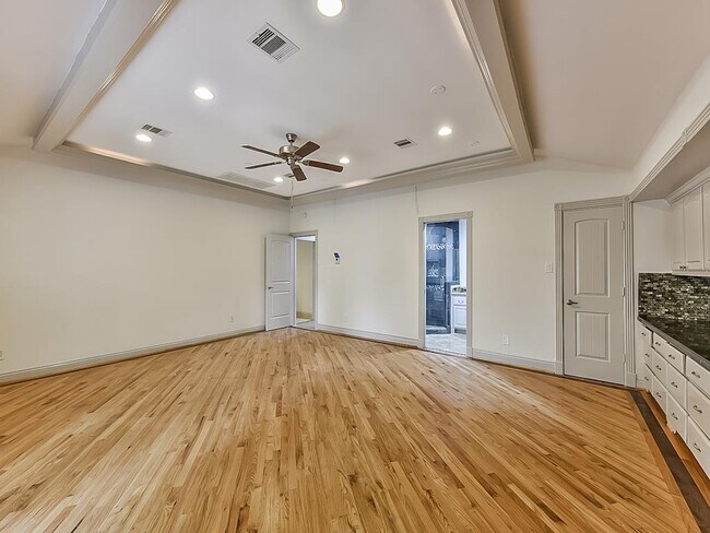 Building Photo - 5238 Ariel St