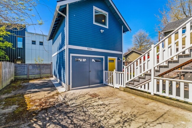 Building Photo - 5bd/2.75ba Seattle Home