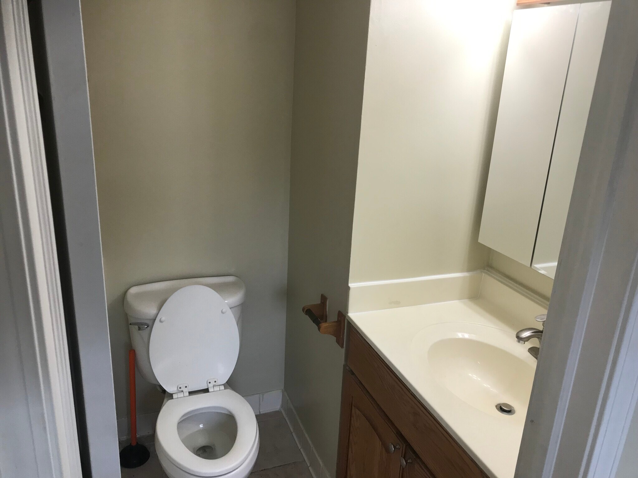 Bathroom - 1878 Warwick St
