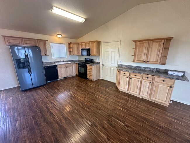 Building Photo - Beautiful 4-bedroom 3-bathroom Home on 5 Acres with Mountain Views!!!