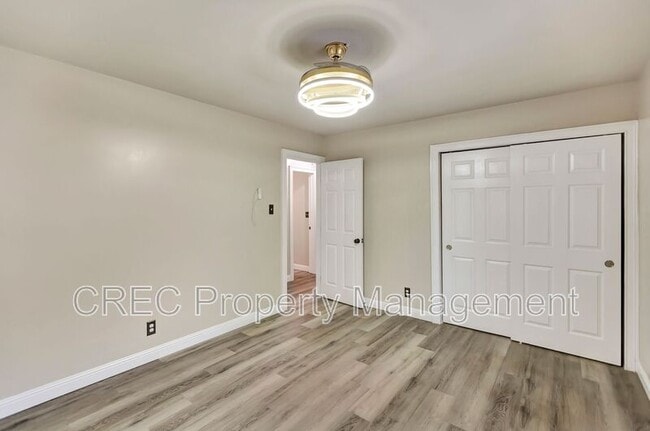 Building Photo - 417 Joy Dr