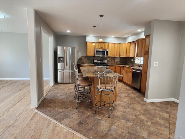 Building Photo - 373 Ehrhardt Rd