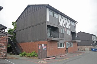 Building Photo - Three Blocks from the Light Rail