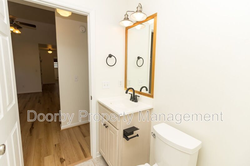 Building Photo - 14 Bunker Dr