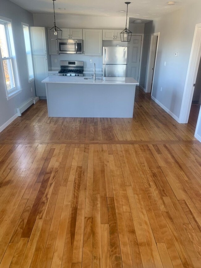 Building Photo - 30 Hemans St