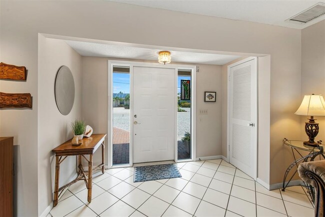 Building Photo - 614 Gladstone Ln