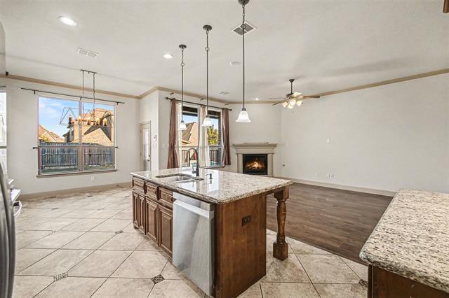 Building Photo - 588 Deverson Dr