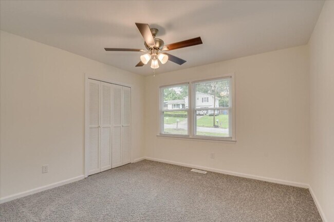 Building Photo - Newly Updated 4 Bed/2 Bath Columbia County...