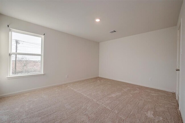 Building Photo - 545 Amberwood Pk Dr