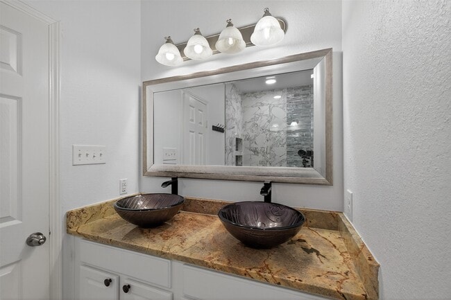 Building Photo - 1314 Glenwood Canyon Ln