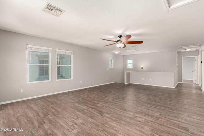 Building Photo - 2771 S Sailors Way