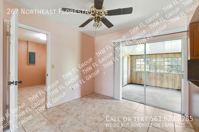 Building Photo - 267 NE Floresta Dr