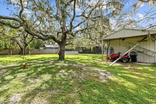 Building Photo - 13920 Hillcrest Dr