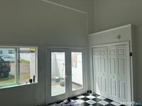 Building Photo - 379 Derby Ave