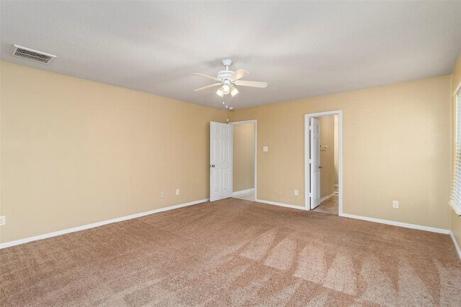 Building Photo - 3318 Apple Dale Dr
