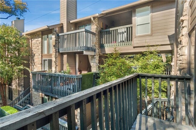 Building Photo - 3627 Menchaca Rd