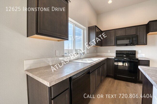 Building Photo - 4 WEEKS FREE RENT IF MOVED IN BY 4/15! Mod...
