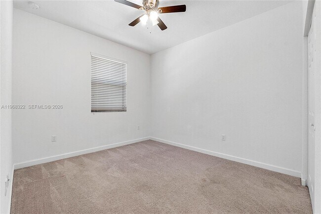 Building Photo - 1541 SW 28th St