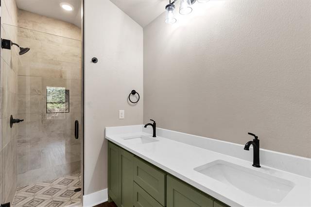 Building Photo - 811 Branding Iron Trail