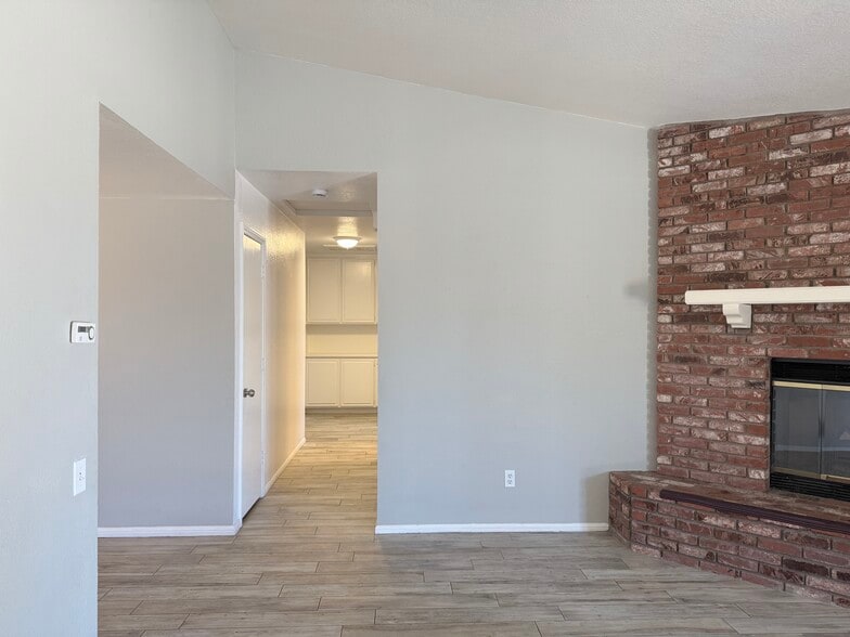 Building Photo - 14957 Mandan Rd