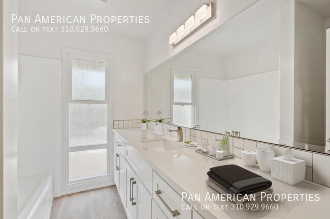 Building Photo - 560 Bucknell Ave