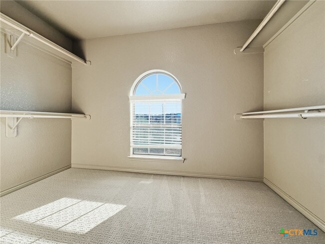 Building Photo - 2707 Ancestor Dr