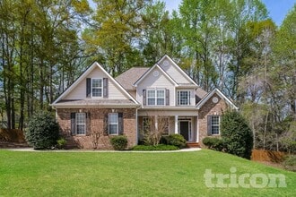 Building Photo - 111 Beaverbrook Ln