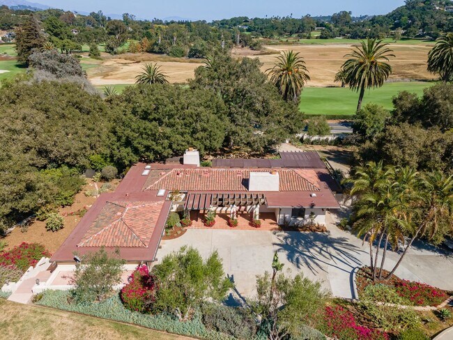 Building Photo - 525 Las Palmas Dr