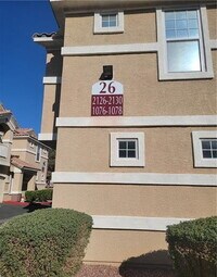 Building Photo - Gated Community Condo, 2 bedroom, 2 bathroom 2 car garage