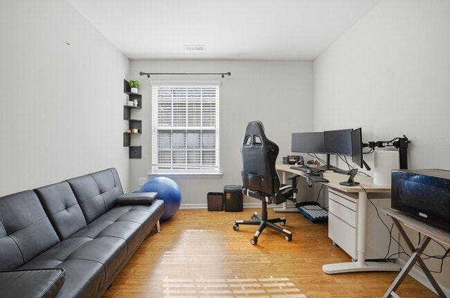 Building Photo - 5325 Brinsley Ln