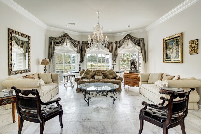 Building Photo - 13703 Lakeshore Way Cove