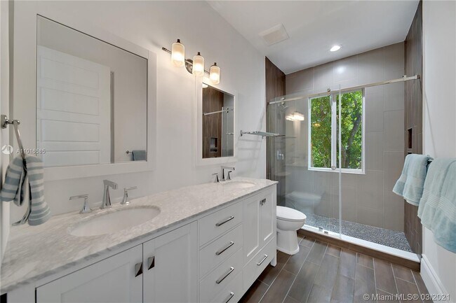 Building Photo - 2 Flamingo Hammock Rd