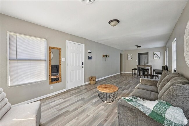 Building Photo - 1010 West Dr