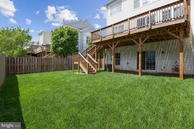 Building Photo - 15041 Clementine Way
