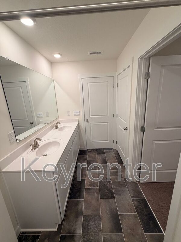 Building Photo - 7033 Randleman Dr