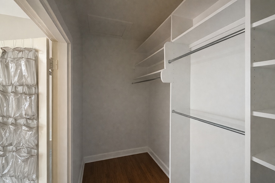 Building Photo - 3219 W Markham St