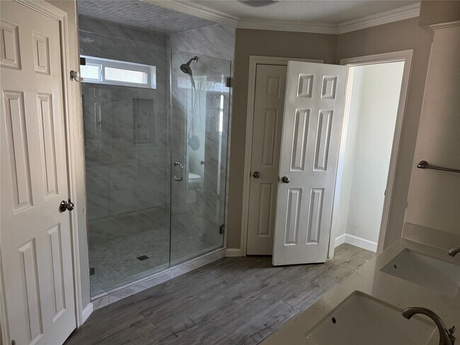 Building Photo - 11821 Westmere Dr