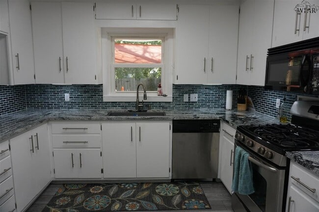 Building Photo - 1607 Arlington St