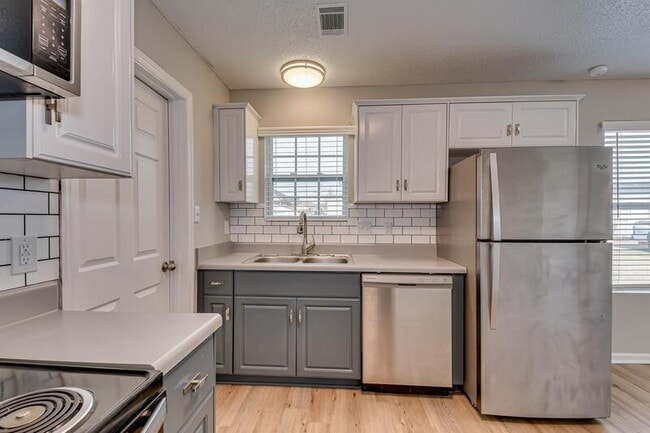 Building Photo - 3390 Monte Carlo Dr