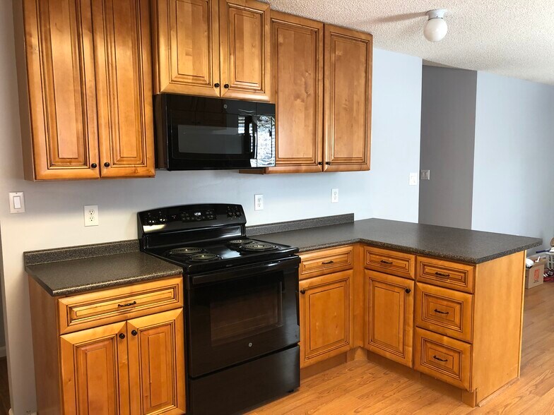 Building Photo - 111 Mockingbird Dr